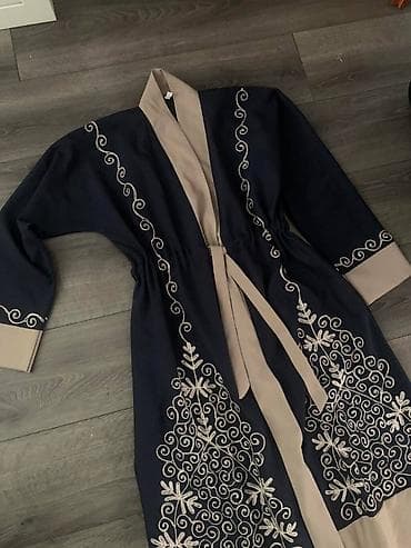 Raskošan kaftan/haljina, naznačene veličine 56, poluobim struka kad se na lalafo.rs — 4 Raskošan kaftan/haljina, naznačene veličine 56, poluobim struka kad se — 4