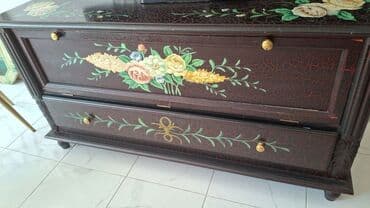 Antique Dressers: Na prodaju stilska komoda sa rucnim radom (oslikana, a gornja ploca je at lalafo.rs — 2 Antique Dressers: Na prodaju stilska komoda sa rucnim radom (oslikana, a gornja ploca je — 2