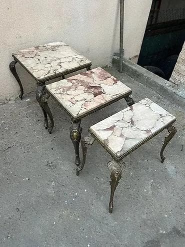 Stilski klub stolovi: Stilski mesingani stočići sa mermerom Stilski mesingani stočići sa na lalafo.rs — 1 Stilski klub stolovi: Stilski mesingani stočići sa mermerom Stilski mesingani stočići sa — 1