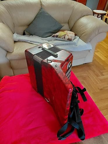 Harmonika Weltmeister – crveni biserni finiš - Tip: klavirska na lalafo.rs — 5 Harmonika Weltmeister – crveni biserni finiš - Tip: klavirska — 5