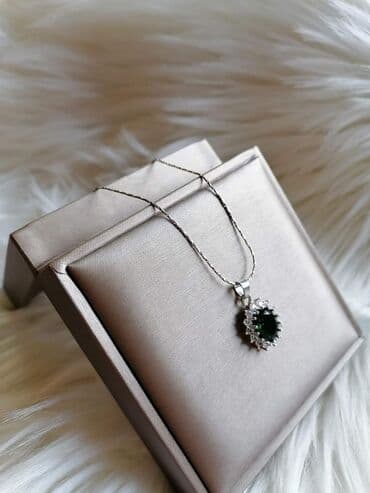 Cena 1100 din na lalafo.rs Cena 1100 din