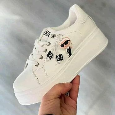 Ženske platform patike – model sa priveskom - Boje: bela i crna - na lalafo.rs — 1 Ženske platform patike – model sa priveskom - Boje: bela i crna - — 1