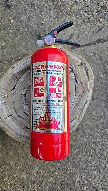 Protiv požarni aparat za automobil 2kg S-2 Novo važi do 2029 godine. U at lalafo.rs Protiv požarni aparat za automobil 2kg S-2 Novo važi do 2029 godine. U