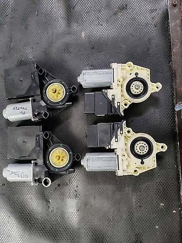 ELEKTRO MOTOR PODIZACA STAKLA ZA VOLKSWAGEN TOURAN OD 2003. DO 2009 na lalafo.rs ELEKTRO MOTOR PODIZACA STAKLA ZA VOLKSWAGEN TOURAN OD 2003. DO 2009