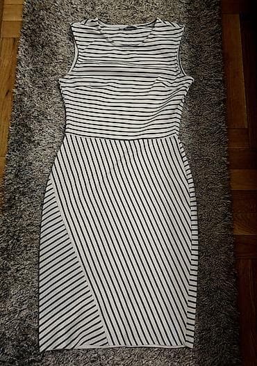 Prugasta ženska haljina bez rukava
S vel na lalafo.rs Prugasta ženska haljina bez rukava
S vel