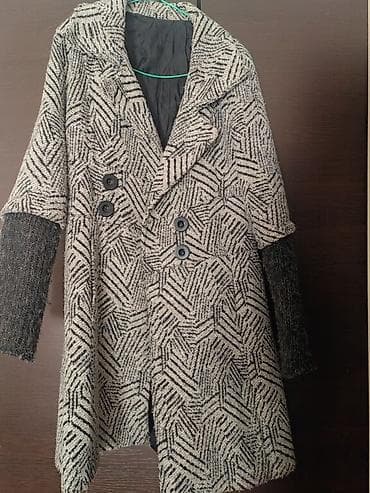 Ženski zimski kaput sa dvorednim kopčanjem i širokim reverima. Tkanina na lalafo.rs — 3 Ženski zimski kaput sa dvorednim kopčanjem i širokim reverima. Tkanina — 3