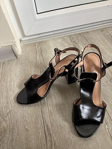 Crne ženske sandale sa blok potpeticom i otvorenim prstima. Lak kožni na lalafo.rs — 3 Crne ženske sandale sa blok potpeticom i otvorenim prstima. Lak kožni — 3