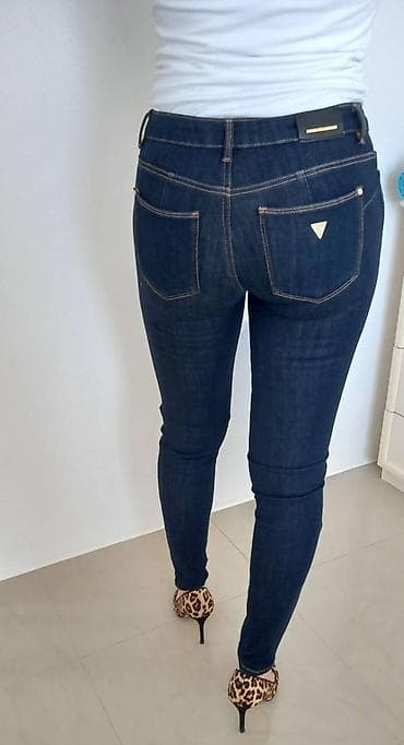 Potpuno nove Guess farmerke sa elastinom, klasičnog kroja. Nisu na lalafo.rs — 1 Potpuno nove Guess farmerke sa elastinom, klasičnog kroja. Nisu — 1