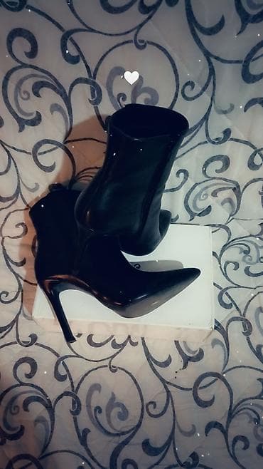 Ženske elegantne čizme na visoku štiklu - Boja: crna - Model: kratke na lalafo.rs — 1 Ženske elegantne čizme na visoku štiklu - Boja: crna - Model: kratke — 1