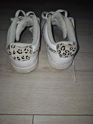 Nike patike – bele kožne lifestyle/sportske patike sa leopard print at lalafo.rs — 3 Nike patike – bele kožne lifestyle/sportske patike sa leopard print — 3