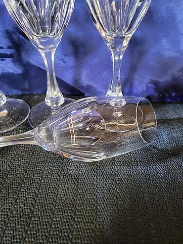 Art & Collectibles: Case kristal,led kristal za vino iz 80ih.god. Case kristal at lalafo.rs — 4 Art & Collectibles: Case kristal,led kristal za vino iz 80ih.god. Case kristal — 4