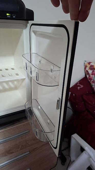 dve suknje po: Mini frižider/grejač sa termoelektričkim hlađenjem i zagrevanjem - na lalafo.rs — 7 dve suknje po: Mini frižider/grejač sa termoelektričkim hlađenjem i zagrevanjem - — 7