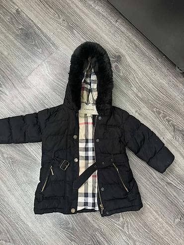 BURBERRY jaknica za devojčice, kao nova. Original sa svim oznakama na lalafo.rs BURBERRY jaknica za devojčice, kao nova. Original sa svim oznakama