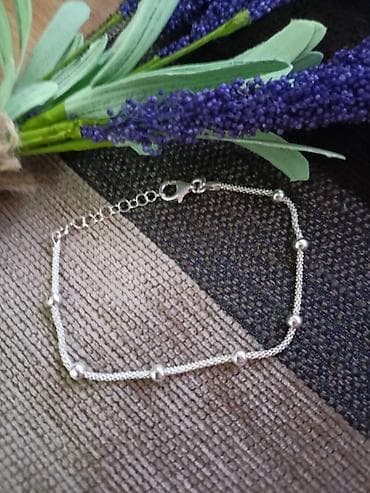 Nova srebrna narukvica.
Dužina 20 cm na lalafo.rs — 2 Nova srebrna narukvica.
Dužina 20 cm — 2