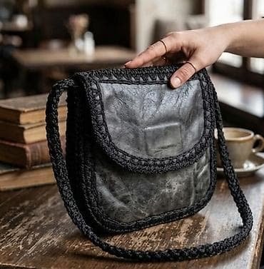 Torba preko ramena – ručni rad - Materijal: prirodna koža u na lalafo.rs Torba preko ramena – ručni rad - Materijal: prirodna koža u