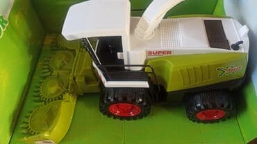 Radne mašine: Igračka kombajn model X960 Super Harvesters - Veliki plastični na lalafo.rs — 1 Radne mašine: Igračka kombajn model X960 Super Harvesters - Veliki plastični — 1