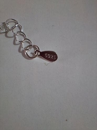 Srebrna narukvica sa priveskom – elegantan, nežan komad nakita za na lalafo.rs — 5 Srebrna narukvica sa priveskom – elegantan, nežan komad nakita za — 5