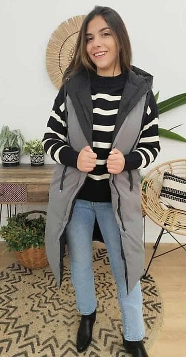 Prsluk sa dva lica. S M L XL Cena 3300 dinara 🖤🩶 at lalafo.rs — 3 Prsluk sa dva lica. S M L XL Cena 3300 dinara 🖤🩶 — 3