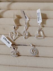 Srebrni privesci sa raznovrsnim motivima, emajlom i cirkonima Opis: - na lalafo.rs — 7 Srebrni privesci sa raznovrsnim motivima, emajlom i cirkonima Opis: - — 7