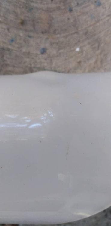 Zidna lampa na metalnom nosacu visina oko 25 cm.,E 27 grlo,bez na lalafo.rs — 3 Zidna lampa na metalnom nosacu visina oko 25 cm.,E 27 grlo,bez — 3