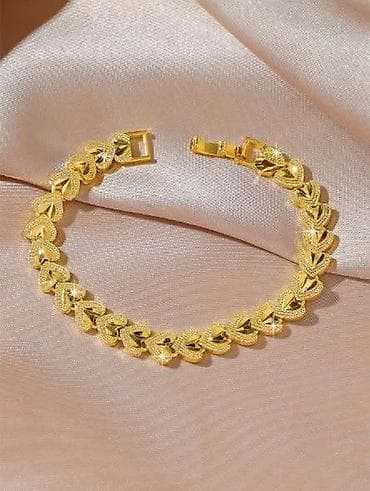 Zlatne narukvice – set elegantnih modela - Materijal: metal sa na lalafo.rs — 2 Zlatne narukvice – set elegantnih modela - Materijal: metal sa — 2