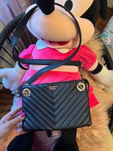 Victorias secret kozna torba original 3000 din plus poklon gratis na lalafo.rs Victorias secret kozna torba original 3000 din plus poklon gratis