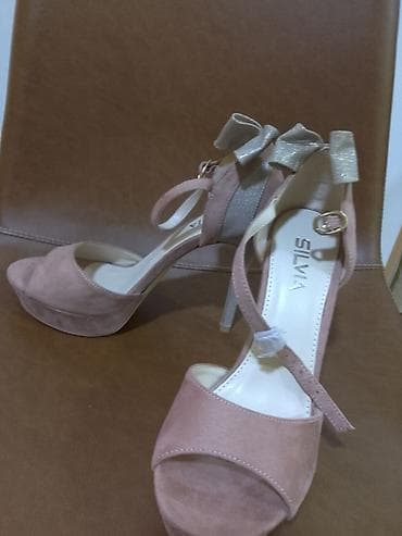 Women's Footwear: Puder roze,sa ukrasnom masnom,visoke potpetice,idealno za matursko at lalafo.rs — 8 Women's Footwear: Puder roze,sa ukrasnom masnom,visoke potpetice,idealno za matursko — 8