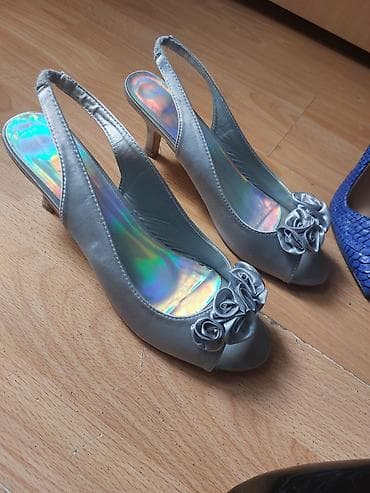 SVE ZA 3000din
pojedinačno po 700 din at lalafo.rs — 6 SVE ZA 3000din
pojedinačno po 700 din — 6