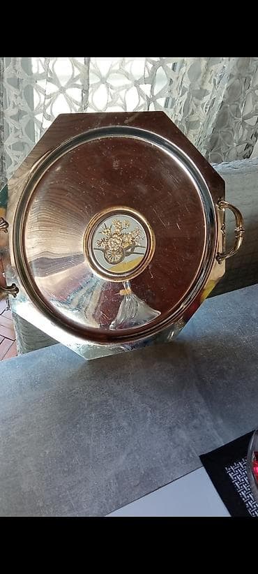 Prelep kvalitetan korišćen posluzavnik na lalafo.rs — 4 Prelep kvalitetan korišćen posluzavnik — 4