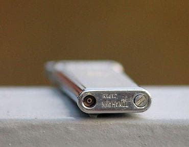 Vintage Rare TOMAHAWK John Player Special upaljač. Vintage Thin, Fine at lalafo.rs — 2 Vintage Rare TOMAHAWK John Player Special upaljač. Vintage Thin, Fine — 2