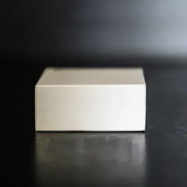 Apple punjač jačine 20W, odgovara za sve modele iPhone i iPad uredjaja na lalafo.rs Apple punjač jačine 20W, odgovara za sve modele iPhone i iPad uredjaja