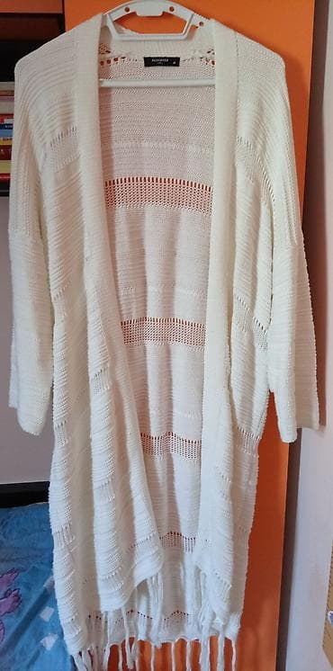 Prelep kardigan, obučen jednom ili dvaput, boja prljavo bela na lalafo.rs — 1 Prelep kardigan, obučen jednom ili dvaput, boja prljavo bela — 1