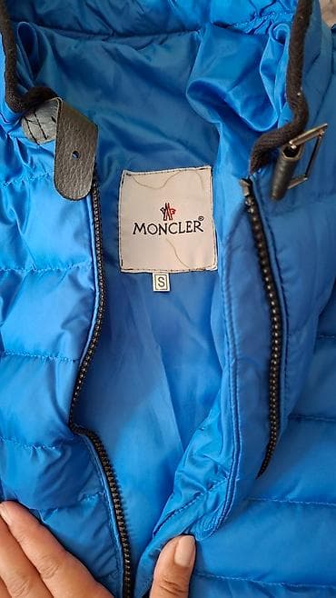 Moncler muški prsluk, model bez rukava, veličina S. - Boja: intenzivno na lalafo.rs — 1 Moncler muški prsluk, model bez rukava, veličina S. - Boja: intenzivno — 1