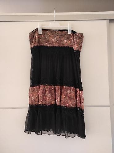 Suknja. Lastis u pojasu oslabio, treba da se zameni. Velicina M/L at lalafo.rs Suknja. Lastis u pojasu oslabio, treba da se zameni. Velicina M/L