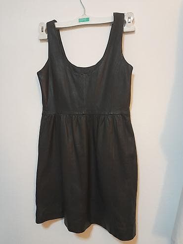 cista koza broj: Crna haljina od kože Dužina 82 Obim grudi 86 Obim struja 76 - na lalafo.rs — 1 cista koza broj: Crna haljina od kože Dužina 82 Obim grudi 86 Obim struja 76 - — 1