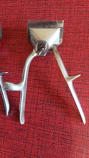 Ručno mehaničke mašinice za šišanje (set od 2 komada) - Tip: ručne na lalafo.rs — 4 Ručno mehaničke mašinice za šišanje (set od 2 komada) - Tip: ručne — 4