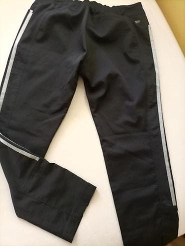 Trousers: Crna trenerka sa florocentnim trakama,kapri at lalafo.rs — 6 Trousers: Crna trenerka sa florocentnim trakama,kapri — 6