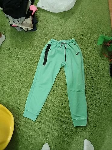 Trenerka Nike, bоја - Zelena na lalafo.rs — 1 Trenerka Nike, bоја - Zelena — 1