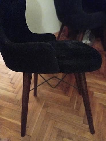 Elegantne trpezarijske stolice - Tapacirana u mekom plišu/veluru u na lalafo.rs — 1 Elegantne trpezarijske stolice - Tapacirana u mekom plišu/veluru u — 1