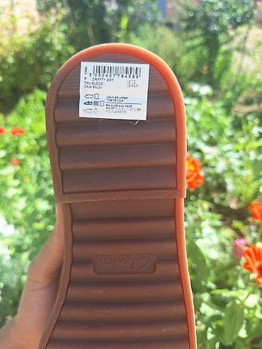 Muške zimske čizme Clarks – model Drafty Day - Veličina: UK 7D / US 9 at lalafo.rs — 4 Muške zimske čizme Clarks – model Drafty Day - Veličina: UK 7D / US 9 — 4