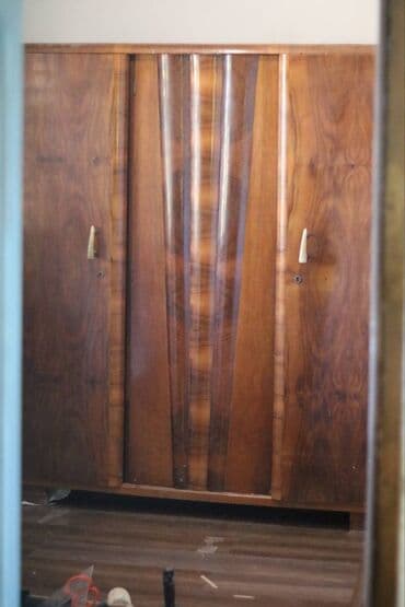 Izuzetno ocuvan ormar, dimenzije inbox, imamo i slike iznutra, made in at lalafo.rs Izuzetno ocuvan ormar, dimenzije inbox, imamo i slike iznutra, made in