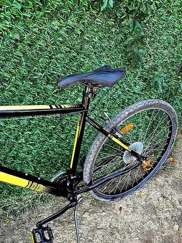 Na prodaju bicikl u odličnom stanju. Ima 18 brzina. Prednji na lalafo.rs — 3 Na prodaju bicikl u odličnom stanju. Ima 18 brzina. Prednji — 3