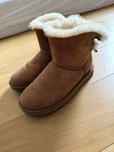 Ugg obuća: Ugg čizme, bоја - Braon, 38.5 na lalafo.rs Ugg obuća: Ugg čizme, bоја - Braon, 38.5