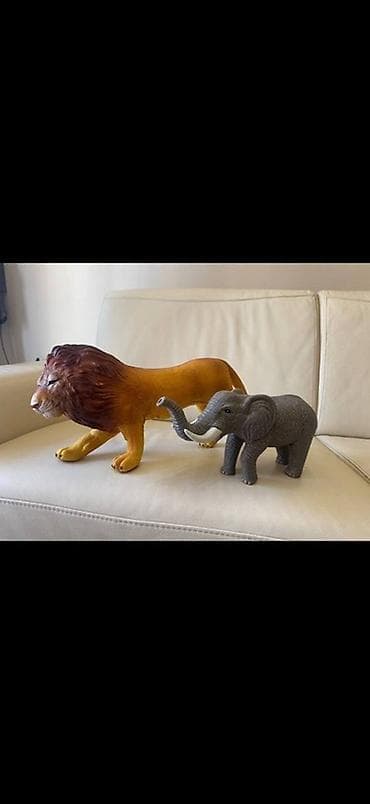 Set gumenih figurica – lav i slon (veliki modeli) - Gumeni lav veliki na lalafo.rs — 1 Set gumenih figurica – lav i slon (veliki modeli) - Gumeni lav veliki — 1