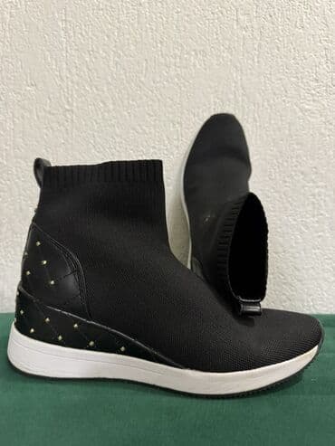 Michael Kors, 42, bоја - Crna na lalafo.rs Michael Kors, 42, bоја - Crna