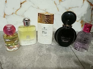 Setovi parfema 2500 dinara 🥰🥰🥰 na lalafo.rs Setovi parfema 2500 dinara 🥰🥰🥰