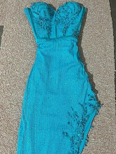 Elegantna svečana haljina u tirkiznoj boji Jednom nošena - Kroj: uska na lalafo.rs — 1 Elegantna svečana haljina u tirkiznoj boji Jednom nošena - Kroj: uska — 1