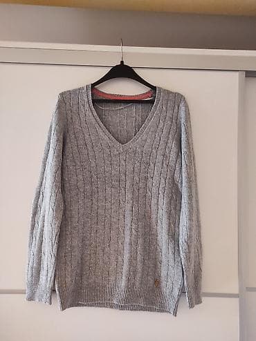 Gina Tricot dzemper veličina S. Poluobim grudi 43, duzina 62 at lalafo.rs Gina Tricot dzemper veličina S. Poluobim grudi 43, duzina 62