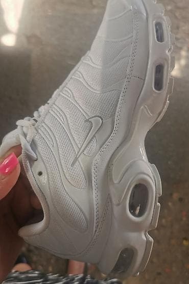 Air max plus triple white. Nove. Made in Wietnam
Fixna je cena na lalafo.rs — 4 Air max plus triple white. Nove. Made in Wietnam
Fixna je cena — 4