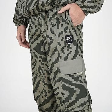 NIKE Air Woven Cargo All-over Print Pant vel. S, M NOVO
HQ9468 320 na lalafo.rs — 2 NIKE Air Woven Cargo All-over Print Pant vel. S, M NOVO
HQ9468 320 — 2